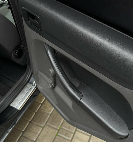 Черный Форд Фокус, объемом двигателя 1.39 л и пробегом 201 тыс. км за 4899 $, фото 9 на Automoto.ua