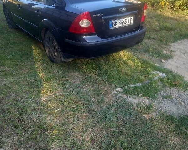 Черный Форд Фокус, объемом двигателя 1.39 л и пробегом 270 тыс. км за 3450 $, фото 6 на Automoto.ua