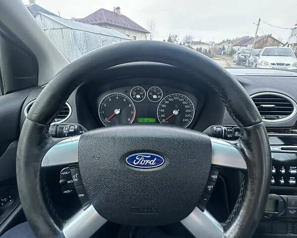 Черный Форд Фокус, объемом двигателя 2.01 л и пробегом 280 тыс. км за 3250 $, фото 7 на Automoto.ua