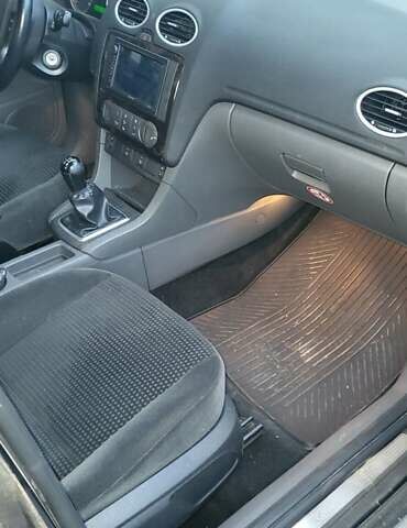 Черный Форд Фокус, объемом двигателя 1.8 л и пробегом 186 тыс. км за 4900 $, фото 31 на Automoto.ua