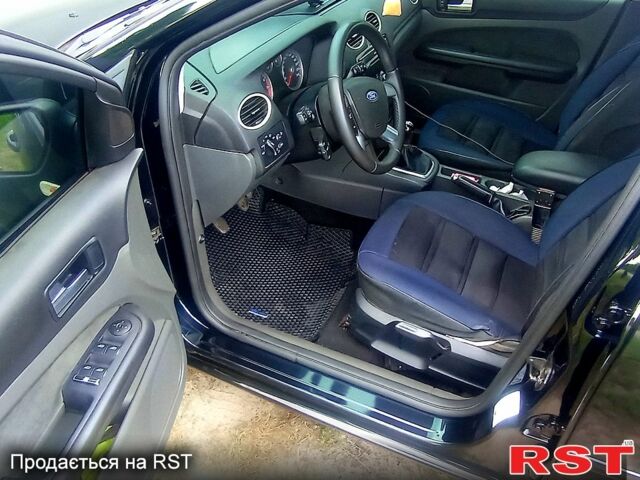 Черный Форд Фокус, объемом двигателя 1.6 л и пробегом 231 тыс. км за 5300 $, фото 5 на Automoto.ua