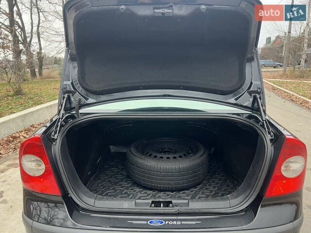 Черный Форд Фокус, объемом двигателя 2 л и пробегом 220 тыс. км за 5500 $, фото 18 на Automoto.ua