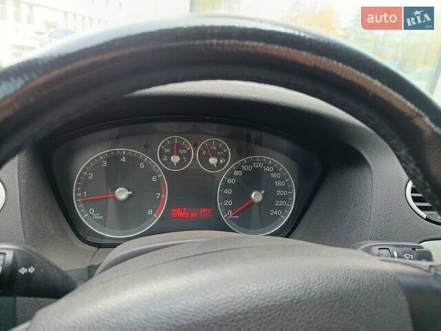 Форд Фокус 2007 в Каменское - Днепродзержинск на Automoto.ua Черный Форд Фокус, объемом двигателя 1.6 л и пробегом 227 тыс. км за 4000 $, фото 1 на Automoto.ua