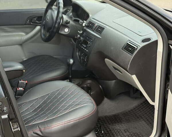 Черный Форд Фокус, объемом двигателя 2 л и пробегом 260 тыс. км за 4400 $, фото 8 на Automoto.ua