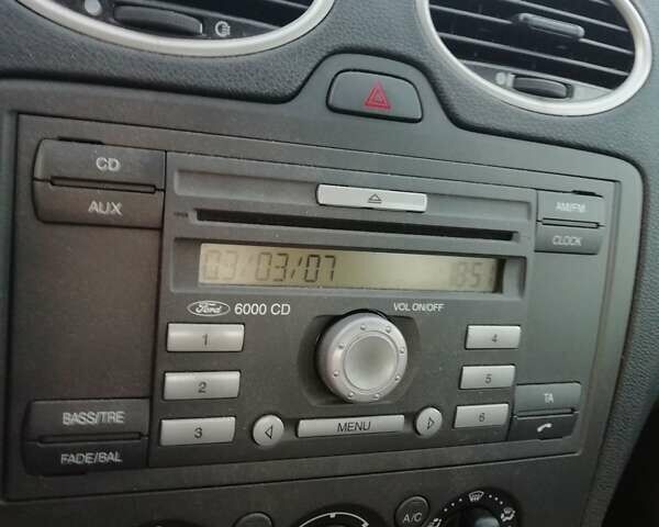 Черный Форд Фокус, объемом двигателя 1.4 л и пробегом 31 тыс. км за 6000 $, фото 13 на Automoto.ua