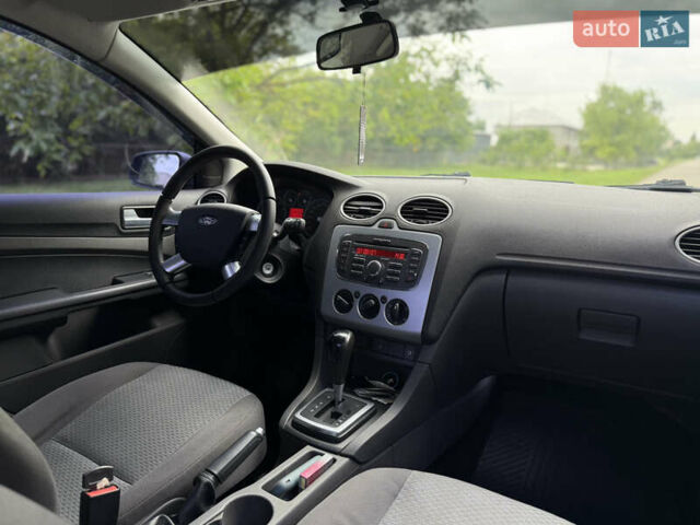 Черный Форд Фокус, объемом двигателя 1.6 л и пробегом 262 тыс. км за 4400 $, фото 11 на Automoto.ua
