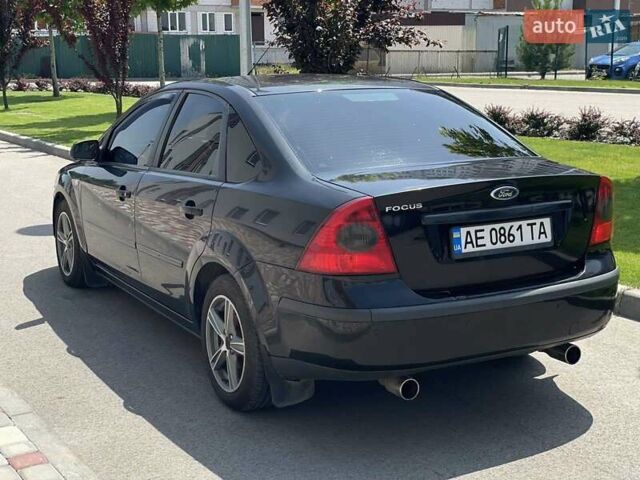 Черный Форд Фокус, объемом двигателя 1.6 л и пробегом 328 тыс. км за 4999 $, фото 9 на Automoto.ua