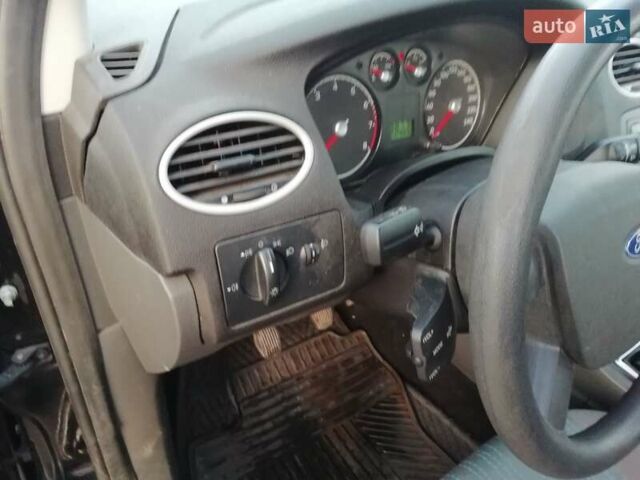 Черный Форд Фокус, объемом двигателя 1.4 л и пробегом 31 тыс. км за 6000 $, фото 15 на Automoto.ua