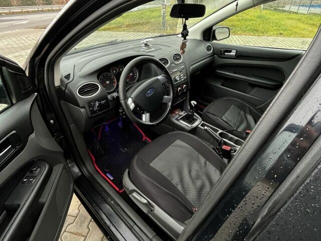 Чорний Форд Фокус, об'ємом двигуна 1.6 л та пробігом 97 тис. км за 3800 $, фото 5 на Automoto.ua