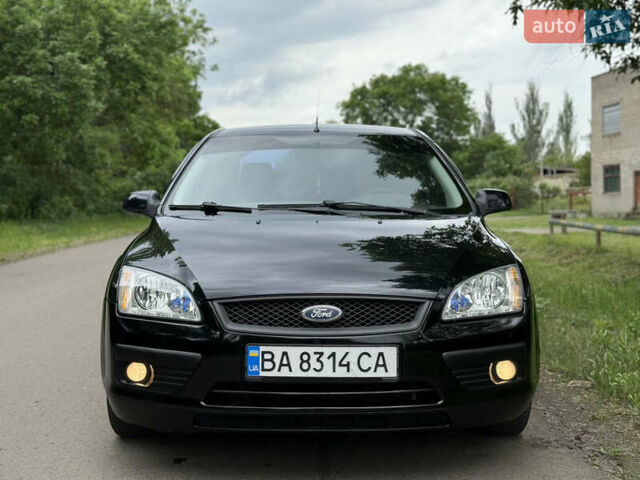 Черный Форд Фокус, объемом двигателя 1.6 л и пробегом 262 тыс. км за 4400 $, фото 1 на Automoto.ua