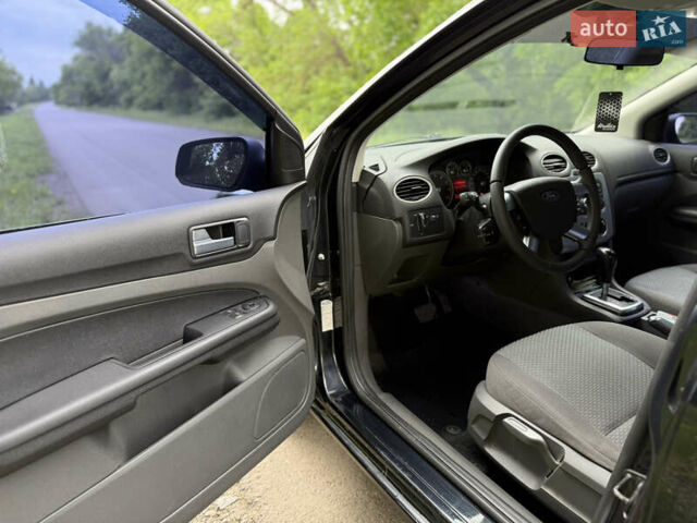 Черный Форд Фокус, объемом двигателя 1.6 л и пробегом 262 тыс. км за 4400 $, фото 8 на Automoto.ua