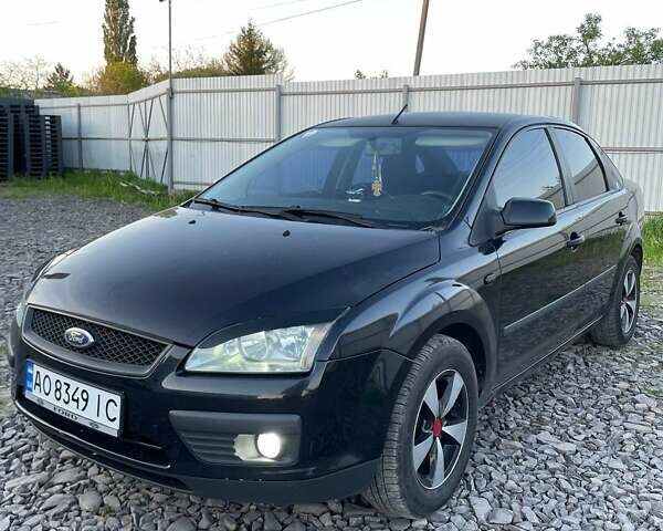 Черный Форд Фокус, объемом двигателя 1.6 л и пробегом 85 тыс. км за 3800 $, фото 3 на Automoto.ua