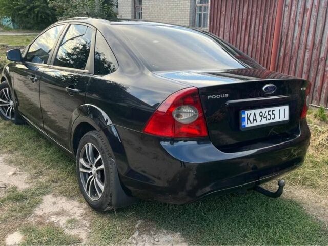 Черный Форд Фокус, объемом двигателя 1.8 л и пробегом 300 тыс. км за 4999 $, фото 4 на Automoto.ua