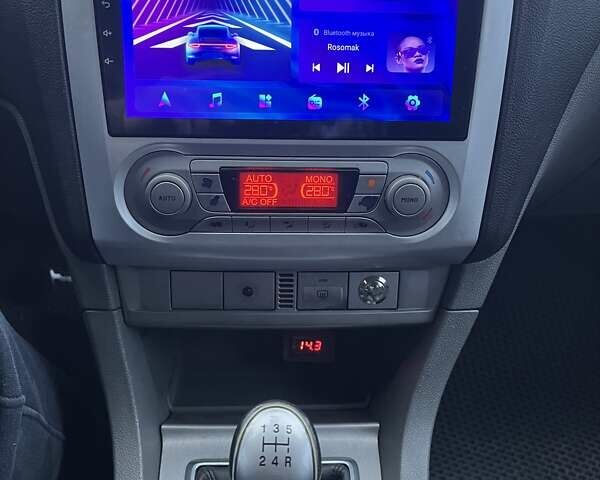 Черный Форд Фокус, объемом двигателя 1.75 л и пробегом 260 тыс. км за 5000 $, фото 7 на Automoto.ua