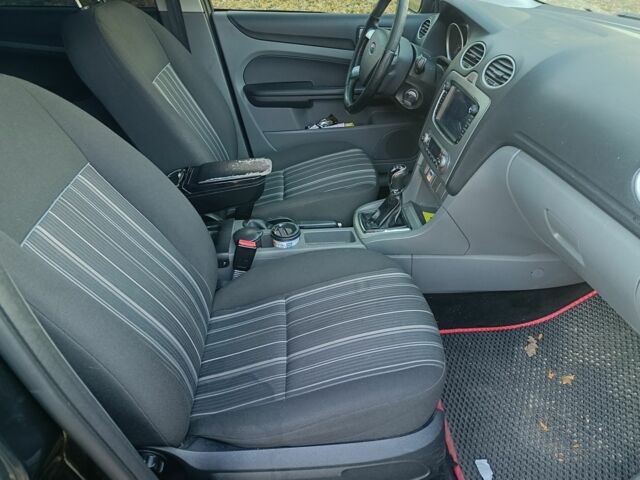 Чорний Форд Фокус, об'ємом двигуна 1.6 л та пробігом 211 тис. км за 3300 $, фото 11 на Automoto.ua