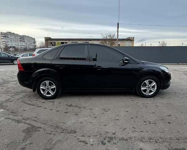 Черный Форд Фокус, объемом двигателя 1.6 л и пробегом 212 тыс. км за 5900 $, фото 3 на Automoto.ua