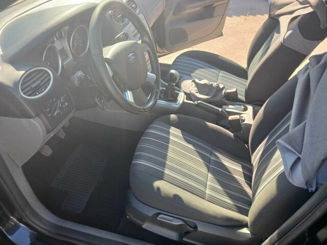 Чорний Форд Фокус, об'ємом двигуна 1.8 л та пробігом 256 тис. км за 4800 $, фото 3 на Automoto.ua