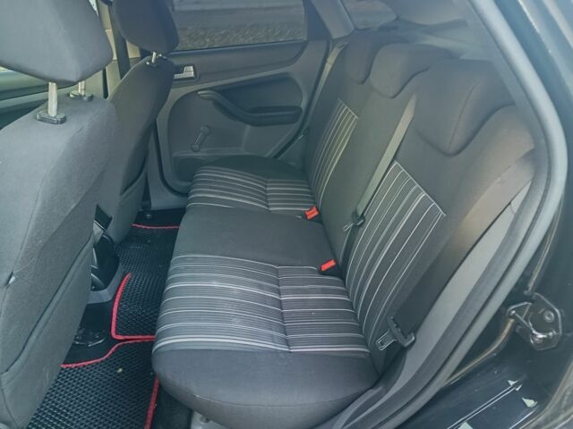 Чорний Форд Фокус, об'ємом двигуна 1.6 л та пробігом 211 тис. км за 3300 $, фото 8 на Automoto.ua