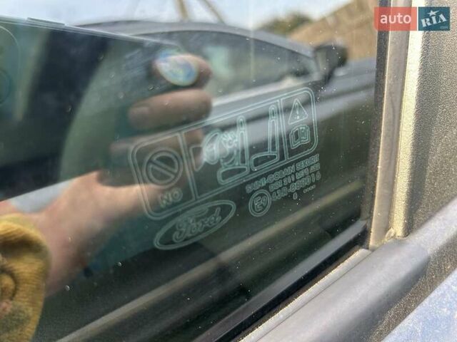 Черный Форд Фокус, объемом двигателя 1.6 л и пробегом 257 тыс. км за 5100 $, фото 13 на Automoto.ua