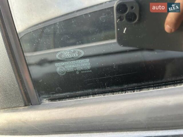 Черный Форд Фокус, объемом двигателя 1.6 л и пробегом 257 тыс. км за 5100 $, фото 12 на Automoto.ua