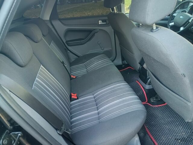 Чорний Форд Фокус, об'ємом двигуна 1.6 л та пробігом 211 тис. км за 3300 $, фото 9 на Automoto.ua