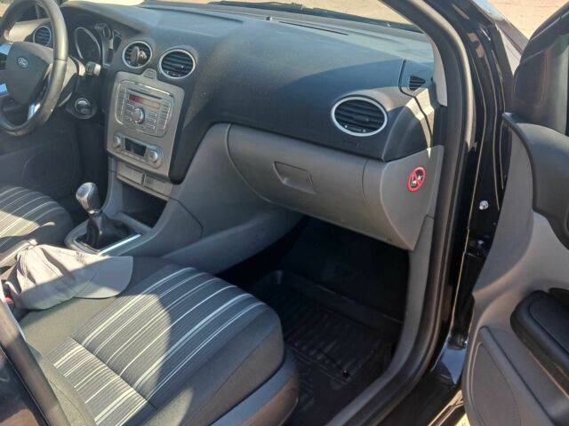 Чорний Форд Фокус, об'ємом двигуна 1.8 л та пробігом 256 тис. км за 4800 $, фото 10 на Automoto.ua