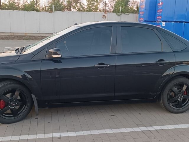 Черный Форд Фокус, объемом двигателя 1.6 л и пробегом 172 тыс. км за 5800 $, фото 1 на Automoto.ua