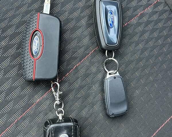 Черный Форд Фокус, объемом двигателя 1.75 л и пробегом 260 тыс. км за 5000 $, фото 10 на Automoto.ua