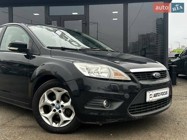 Черный Форд Фокус, объемом двигателя 1.6 л и пробегом 208 тыс. км за 6490 $, фото 2 на Automoto.ua