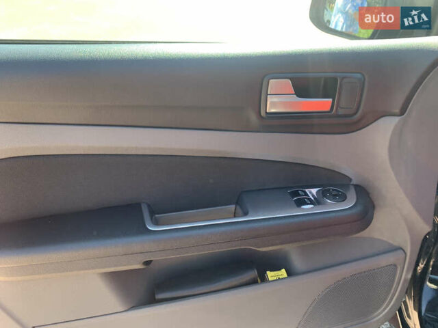 Черный Форд Фокус, объемом двигателя 1.6 л и пробегом 126 тыс. км за 7200 $, фото 7 на Automoto.ua