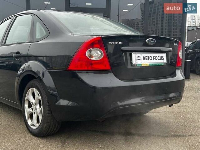 Черный Форд Фокус, объемом двигателя 1.6 л и пробегом 208 тыс. км за 6490 $, фото 6 на Automoto.ua