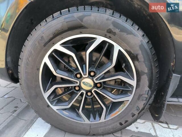 Черный Форд Фокус, объемом двигателя 1.6 л и пробегом 213 тыс. км за 5300 $, фото 7 на Automoto.ua