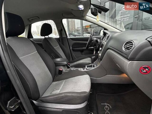 Черный Форд Фокус, объемом двигателя 1.6 л и пробегом 208 тыс. км за 6490 $, фото 10 на Automoto.ua