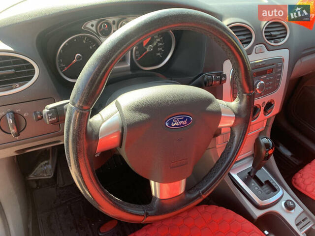 Черный Форд Фокус, объемом двигателя 1.6 л и пробегом 126 тыс. км за 7200 $, фото 6 на Automoto.ua