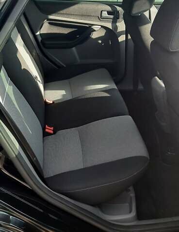 Черный Форд Фокус, объемом двигателя 1.6 л и пробегом 211 тыс. км за 6800 $, фото 18 на Automoto.ua