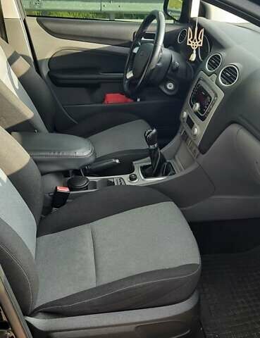 Черный Форд Фокус, объемом двигателя 1.6 л и пробегом 211 тыс. км за 6800 $, фото 15 на Automoto.ua