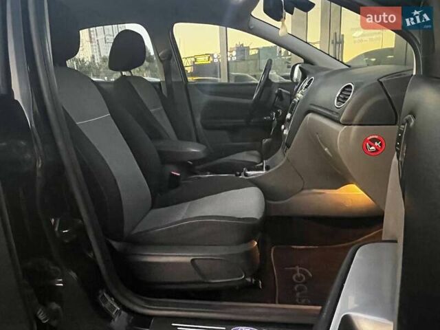 Черный Форд Фокус, объемом двигателя 1.6 л и пробегом 207 тыс. км за 7490 $, фото 12 на Automoto.ua