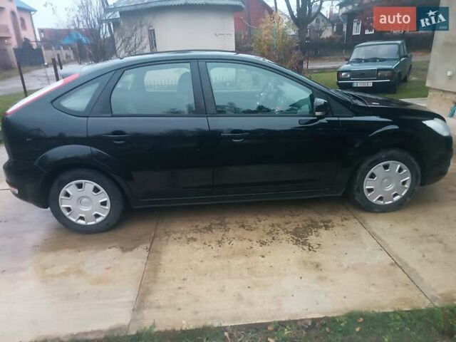 Черный Форд Фокус, объемом двигателя 1.6 л и пробегом 214 тыс. км за 5850 $, фото 13 на Automoto.ua