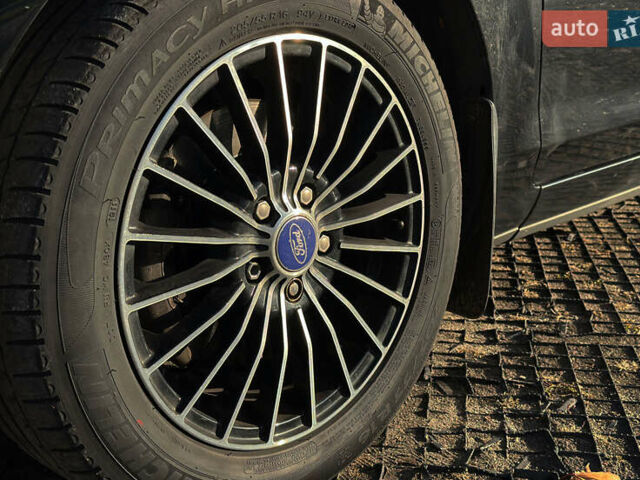 Черный Форд Фокус, объемом двигателя 2 л и пробегом 57 тыс. км за 9800 $, фото 7 на Automoto.ua