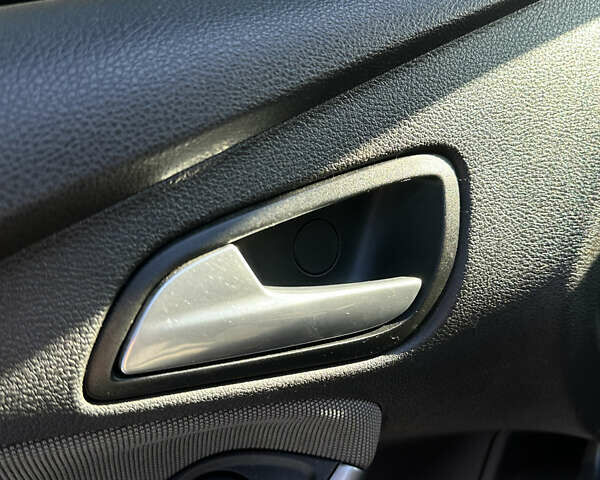 Чорний Форд Фокус, об'ємом двигуна 1.6 л та пробігом 317 тис. км за 6000 $, фото 23 на Automoto.ua