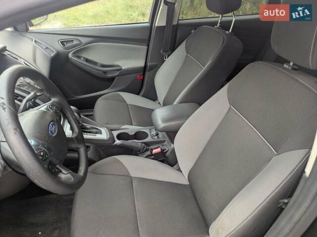 Чорний Форд Фокус, об'ємом двигуна 2 л та пробігом 138 тис. км за 6600 $, фото 4 на Automoto.ua