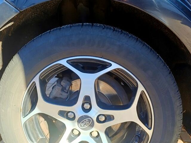 Черный Форд Фокус, объемом двигателя 1.6 л и пробегом 190 тыс. км за 6000 $, фото 7 на Automoto.ua