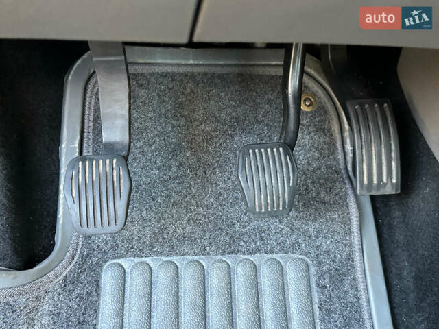 Черный Форд Фокус, объемом двигателя 2 л и пробегом 57 тыс. км за 9800 $, фото 15 на Automoto.ua