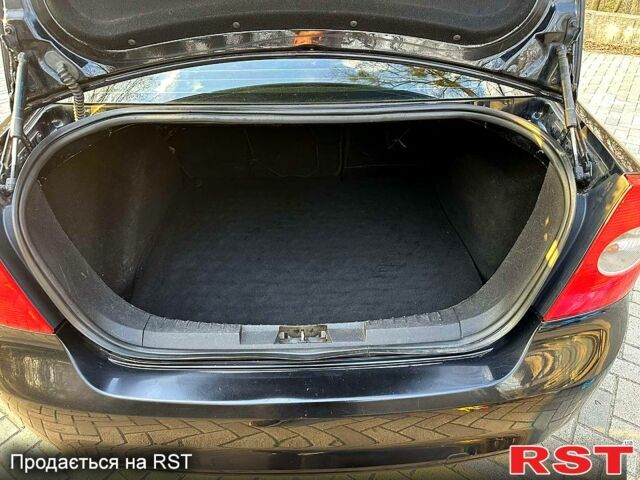 Черный Форд Фокус, объемом двигателя 1.6 л и пробегом 180 тыс. км за 5700 $, фото 4 на Automoto.ua