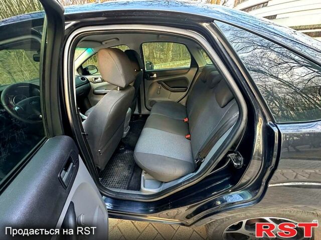 Черный Форд Фокус, объемом двигателя 1.6 л и пробегом 180 тыс. км за 5700 $, фото 6 на Automoto.ua