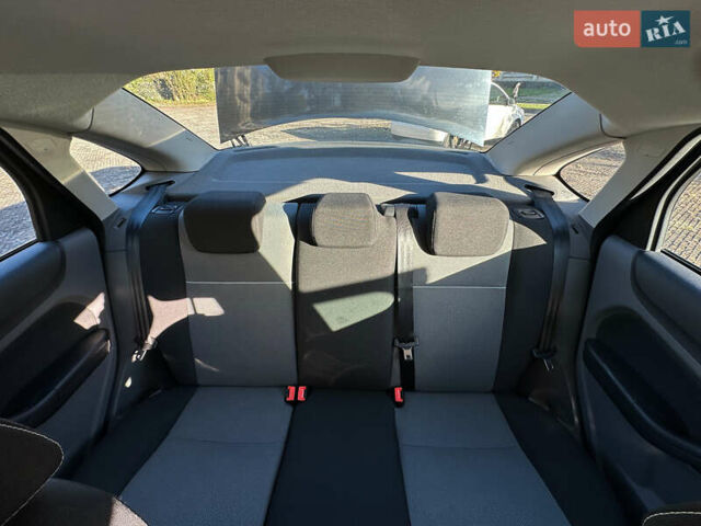 Черный Форд Фокус, объемом двигателя 2 л и пробегом 57 тыс. км за 9800 $, фото 16 на Automoto.ua