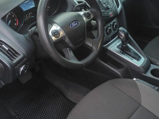 Черный Форд Фокус, объемом двигателя 2 л и пробегом 220 тыс. км за 6000 $, фото 5 на Automoto.ua