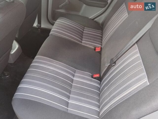 Черный Форд Фокус, объемом двигателя 1.6 л и пробегом 230 тыс. км за 5750 $, фото 13 на Automoto.ua