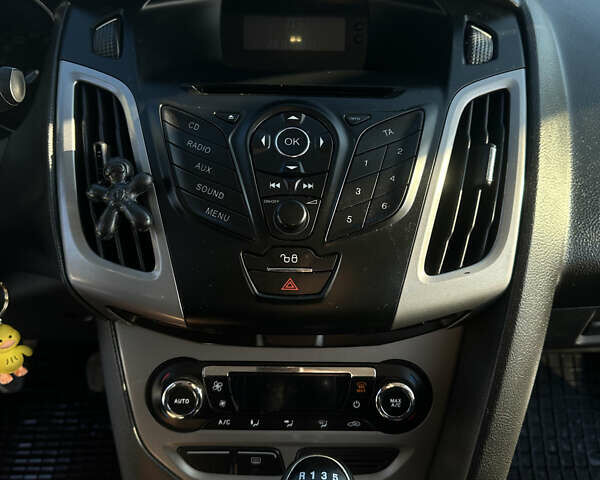 Чорний Форд Фокус, об'ємом двигуна 1.6 л та пробігом 317 тис. км за 6000 $, фото 12 на Automoto.ua