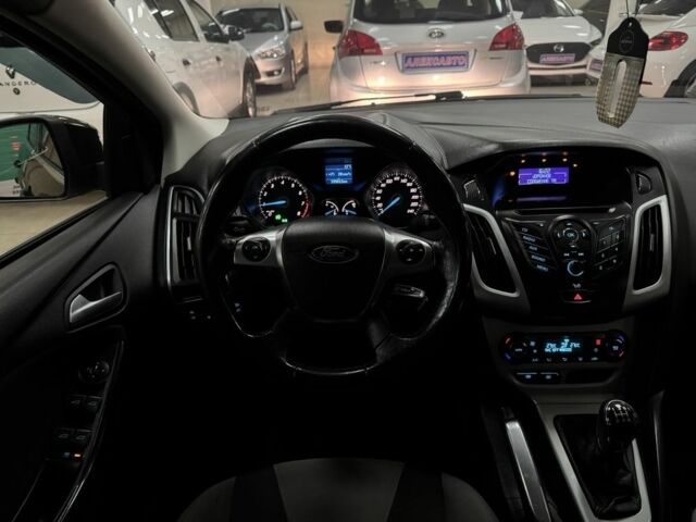 Черный Форд Фокус, объемом двигателя 1.6 л и пробегом 199 тыс. км за 7800 $, фото 13 на Automoto.ua